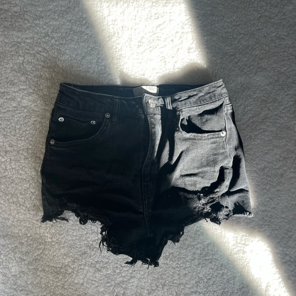 Papaya black distress shorts